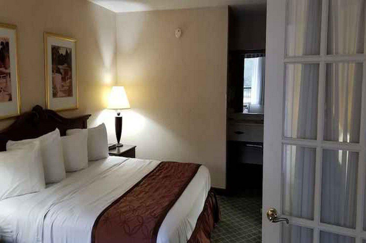 Clarion Inn & Suites Florence Zewnętrze zdjęcie