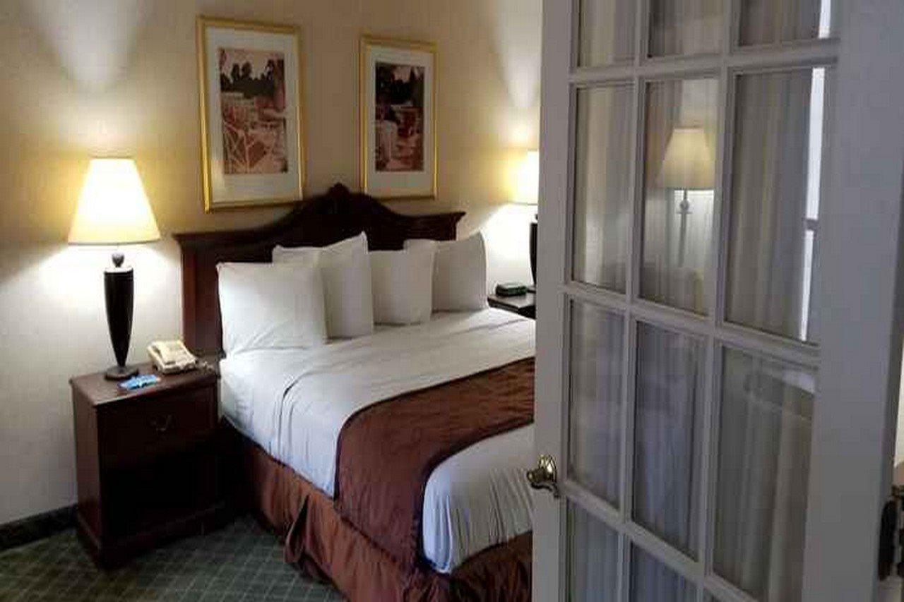 Clarion Inn & Suites Florence Zewnętrze zdjęcie