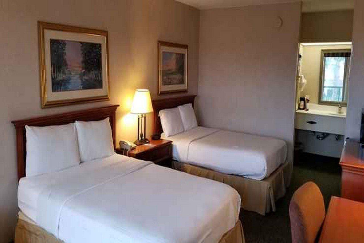 Clarion Inn & Suites Florence Zewnętrze zdjęcie