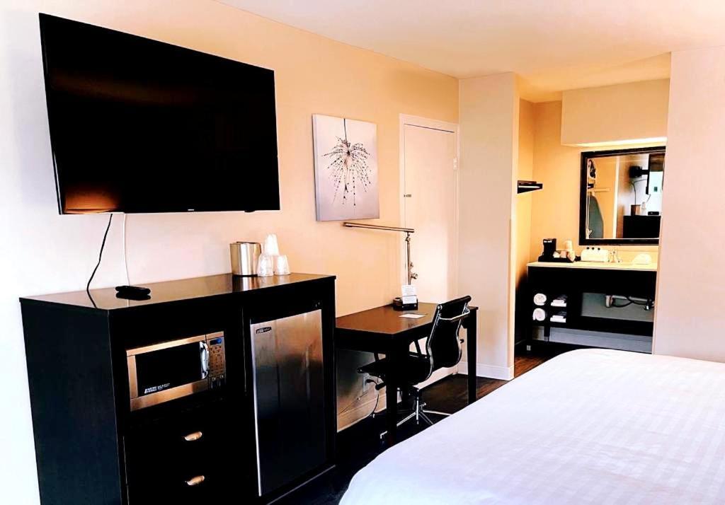 Clarion Inn & Suites Florence Zewnętrze zdjęcie