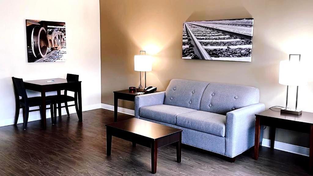 Clarion Inn & Suites Florence Zewnętrze zdjęcie