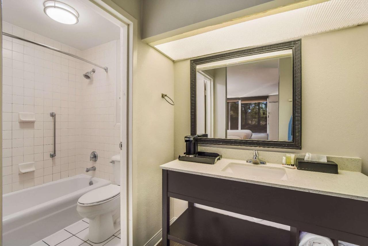 Clarion Inn & Suites Florence Zewnętrze zdjęcie