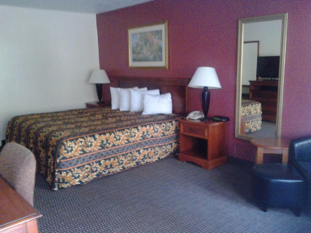 Clarion Inn & Suites Florence Zewnętrze zdjęcie