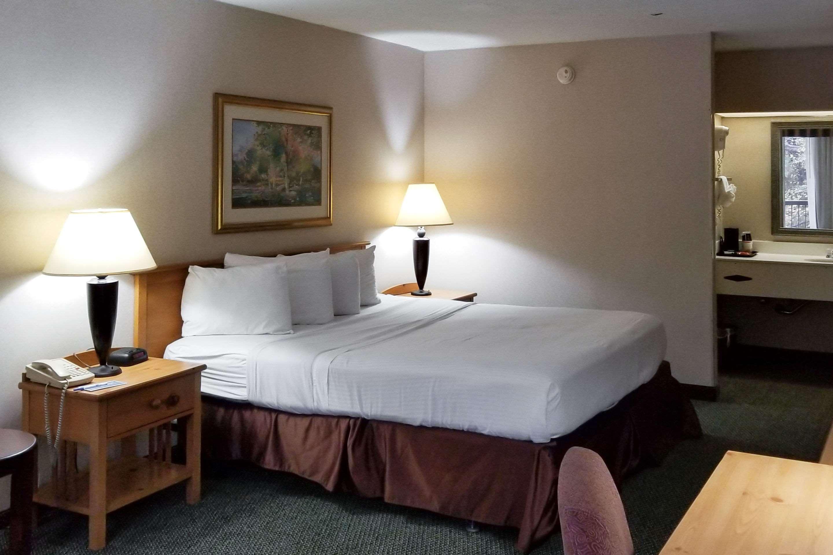 Clarion Inn & Suites Florence Zewnętrze zdjęcie