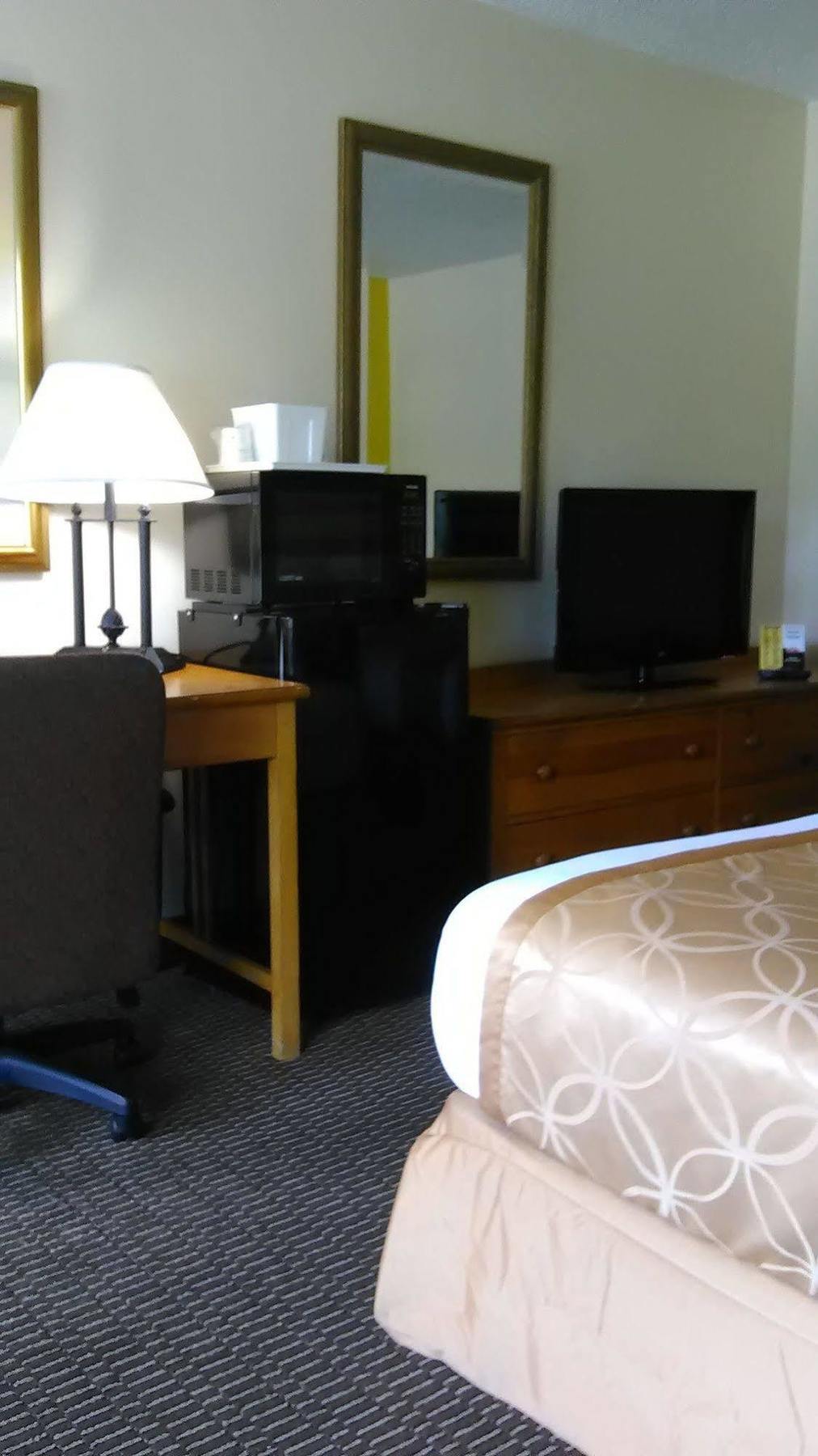 Clarion Inn & Suites Florence Zewnętrze zdjęcie